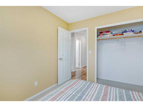 9212 94 Avenue, Grande Prairie, AB - Indoor Photo Showing Bedroom