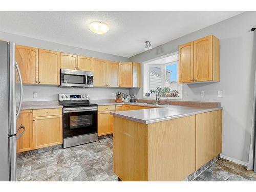 9212 94 Avenue, Grande Prairie, AB - Indoor Photo Showing Kitchen