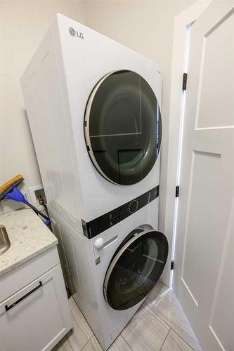 8518 71A Avenue, Grande Prairie, AB - Indoor Photo Showing Laundry Room