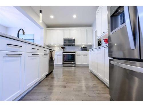 8518 71A Avenue, Grande Prairie, AB - Indoor Photo Showing Kitchen