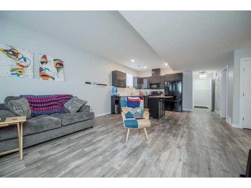 A/B-9067 80 Avenue, Grande Prairie, AB - Indoor Photo Showing Living Room