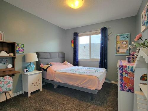 8542 69 Avenue, Grande Prairie, AB - Indoor Photo Showing Bedroom