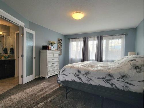 8542 69 Avenue, Grande Prairie, AB - Indoor Photo Showing Bedroom