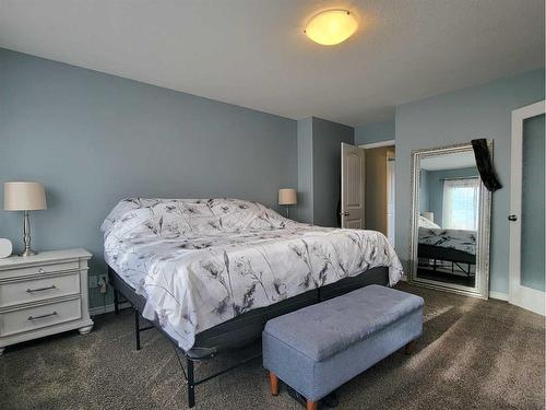 8542 69 Avenue, Grande Prairie, AB - Indoor Photo Showing Bedroom