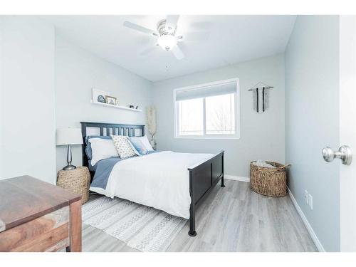 8709 65 Avenue, Grande Prairie, AB - Indoor Photo Showing Bedroom