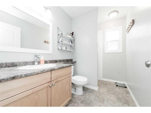 8709 65 Avenue, Grande Prairie, AB - Indoor Photo Showing Bathroom