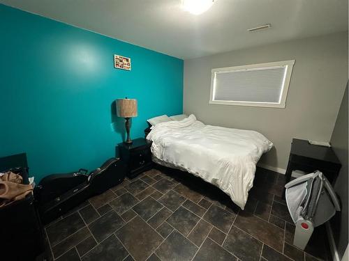 222 Range Road, Rural Northern Lights, County Of, AB - Indoor Photo Showing Bedroom