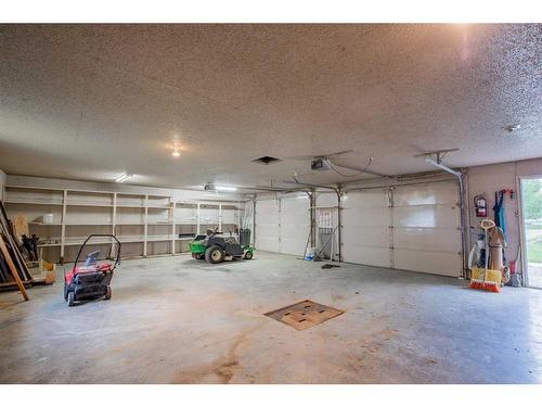 715060 Range Road 64,, Grande Prairie, AB - Indoor Photo Showing Garage