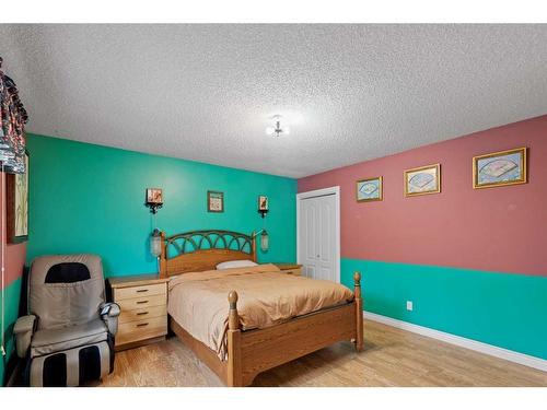 715060 Range Road 64, Grande Prairie, AB - Indoor Photo Showing Bedroom