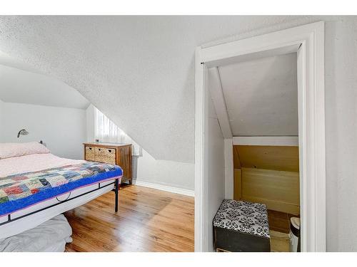 9808 108 Avenue, Grande Prairie, AB - Indoor Photo Showing Bedroom