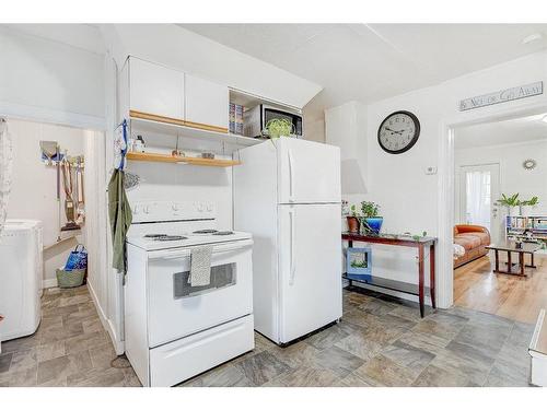 9808 108 Avenue, Grande Prairie, AB - Indoor Photo Showing Kitchen