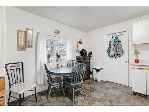 9808 108 Avenue, Grande Prairie, AB - Indoor Photo Showing Dining Room