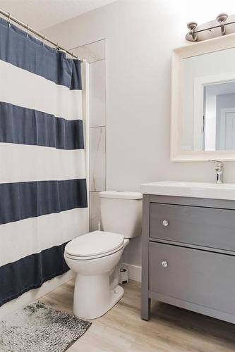 12014 103B Street, Grande Prairie, AB - Indoor Photo Showing Bathroom