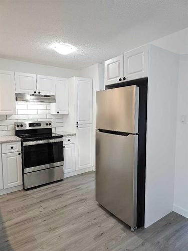 7610 Patterson Drive, Grande Prairie, AB - Indoor Photo Showing Kitchen