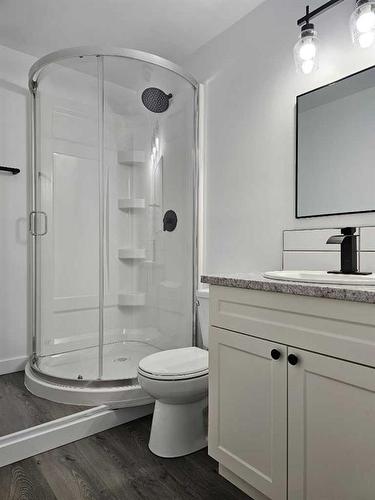 7610 Patterson Drive, Grande Prairie, AB - Indoor Photo Showing Bathroom