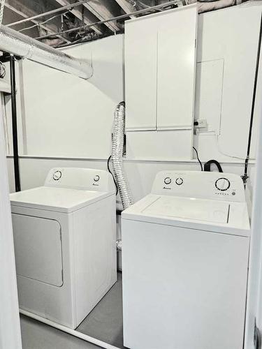 7610 Patterson Drive, Grande Prairie, AB - Indoor Photo Showing Laundry Room