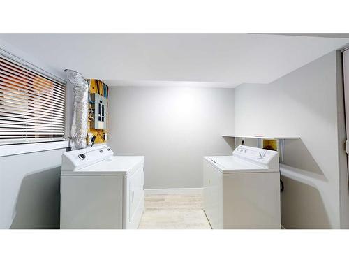 9411 125 Avenue, Grande Prairie, AB - Indoor Photo Showing Laundry Room