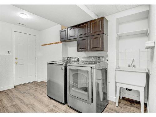 8883 108 Avenue, Grande Prairie, AB - Indoor Photo Showing Laundry Room