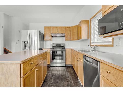 8883 108 Avenue, Grande Prairie, AB - Indoor Photo Showing Kitchen With Double Sink