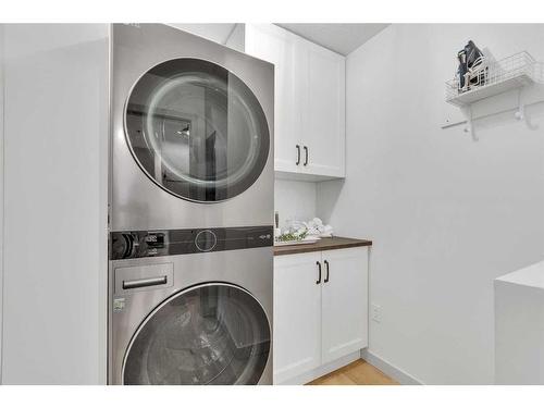 103-9810 96 Street, Grande Prairie, AB - Indoor Photo Showing Laundry Room