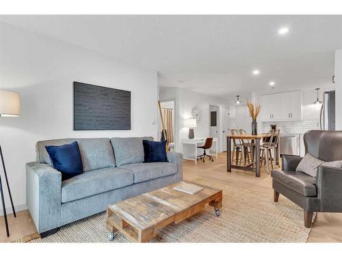 103-9810 96 Street, Grande Prairie, AB - Indoor Photo Showing Living Room