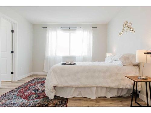 9507 114 Avenue, Clairmont, AB - Indoor Photo Showing Bedroom