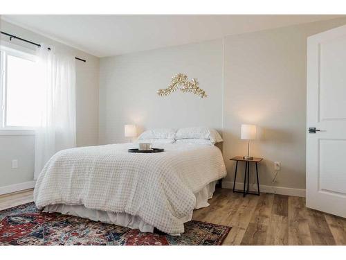 9507 114 Avenue, Clairmont, AB - Indoor Photo Showing Bedroom