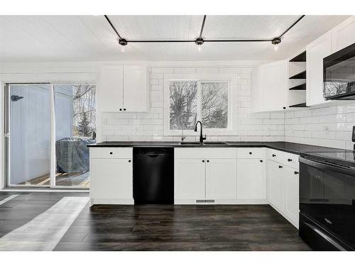 10102 89 Street, Grande Prairie, AB - Indoor Photo Showing Kitchen