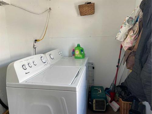 10911 106 Ave., Fairview, AB - Indoor Photo Showing Laundry Room