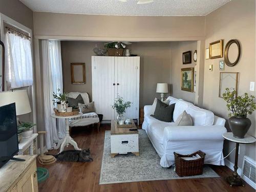 10911 106 Ave., Fairview, AB - Indoor Photo Showing Living Room