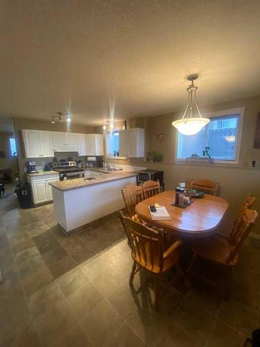 10313 Kateri Drive, Grande Prairie, AB - Indoor Photo Showing Dining Room