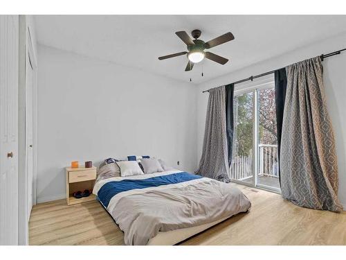 9631 117 Avenue, Grande Prairie, AB - Indoor Photo Showing Bedroom