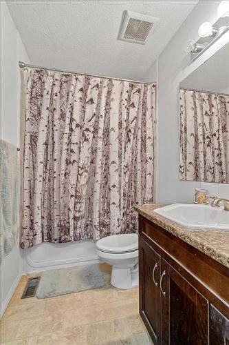 9631 117 Avenue, Grande Prairie, AB - Indoor Photo Showing Bathroom