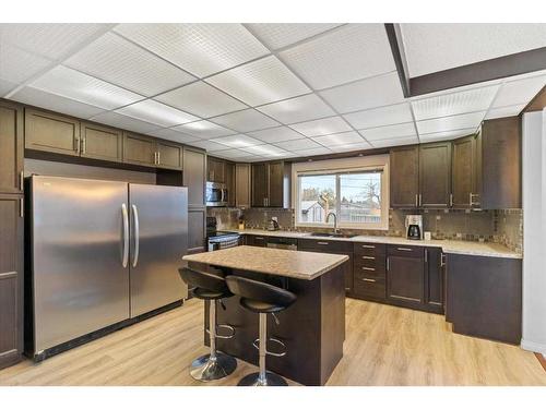 9631 117 Avenue, Grande Prairie, AB - Indoor Photo Showing Kitchen