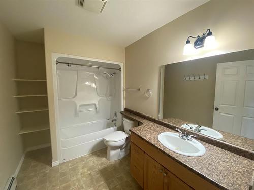 5-5101 42 Avenue, Grimshaw, AB - Indoor Photo Showing Bathroom