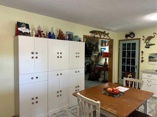 4901 53 Avenue, Berwyn, AB - Indoor Photo Showing Dining Room