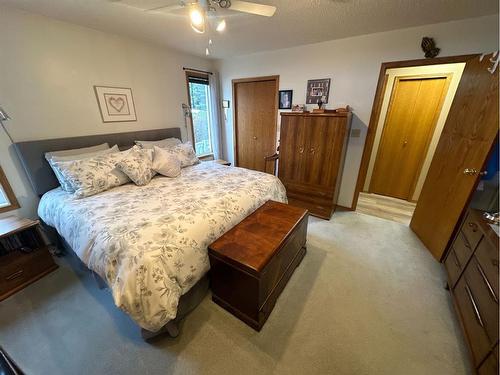 7129 99A Street, Peace River, AB - Indoor Photo Showing Bedroom