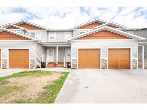 C-9524 113 Avenue, Clairmont, AB - Outdoor With Facade