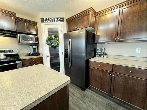 34 Pinnacle Point, Grande Prairie, AB - Indoor Photo Showing Kitchen