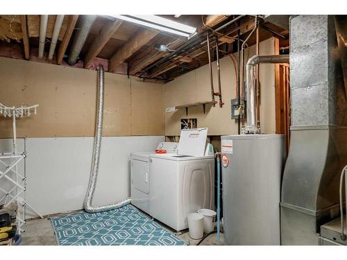 5313 50 Ave, Grimshaw, AB - Indoor Photo Showing Laundry Room