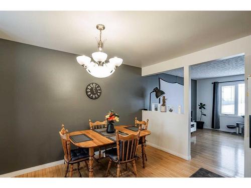 5313 50 Ave, Grimshaw, AB - Indoor Photo Showing Dining Room