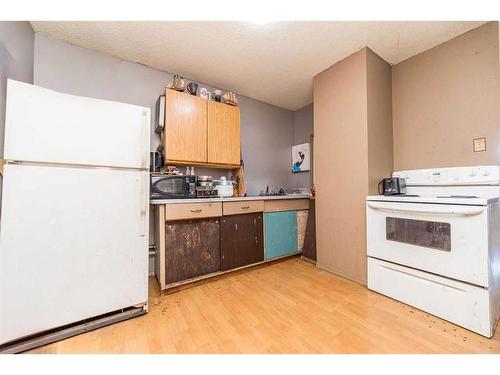 9513 108 Avenue, Grande Prairie, AB - Indoor Photo Showing Kitchen