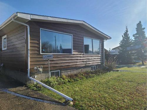 411 4Th Street, Mclennan, AB - Outdoor