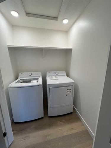 208-11850 84 Avenue, Grande Prairie, AB - Indoor Photo Showing Laundry Room