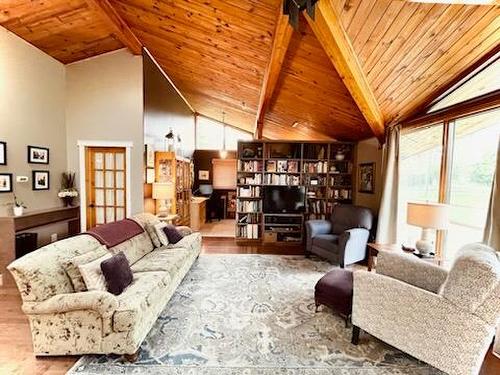 80211 Range Road 201, Rural Smoky River No. 130, M.D. Of, AB - Indoor Photo Showing Living Room