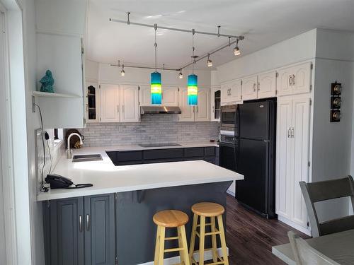 310 Brassard, Mclennan, AB - Indoor Photo Showing Kitchen