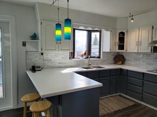 310 Brassard, Mclennan, AB - Indoor Photo Showing Kitchen With Double Sink