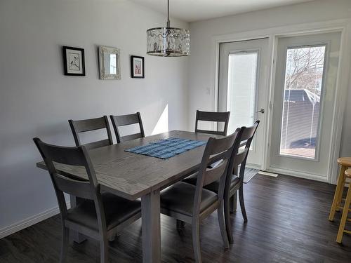 310 Brassard, Mclennan, AB - Indoor Photo Showing Dining Room