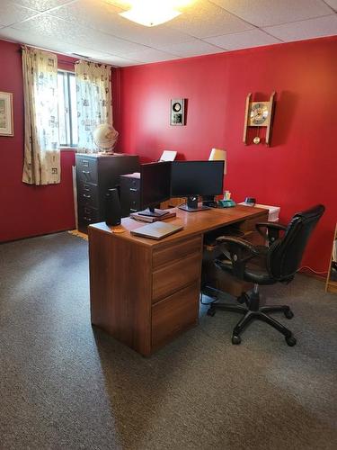 310 Brassard, Mclennan, AB - Indoor Photo Showing Office