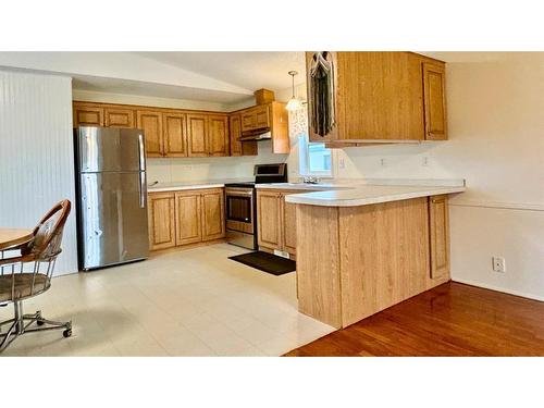 54-72127 Rge Rd 11, Debolt, AB - Indoor Photo Showing Kitchen